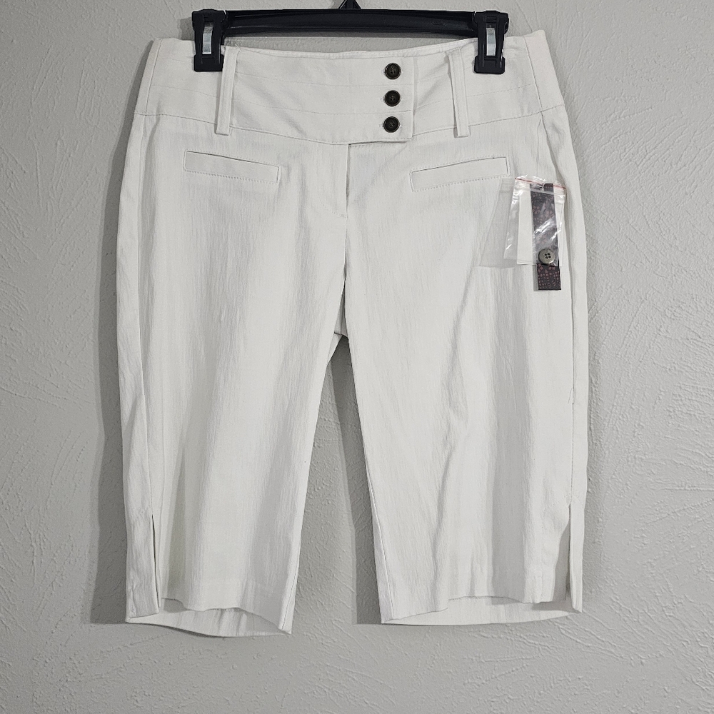NWT- Tracy Evans Dress Knee Shorts